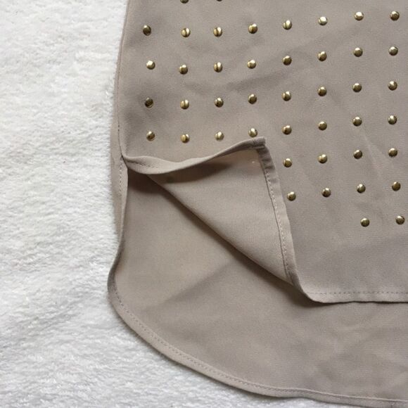 Chico’s Preppy Beaded Sleeveless Beige Top Blouse size 1 - Picture 4 of 6